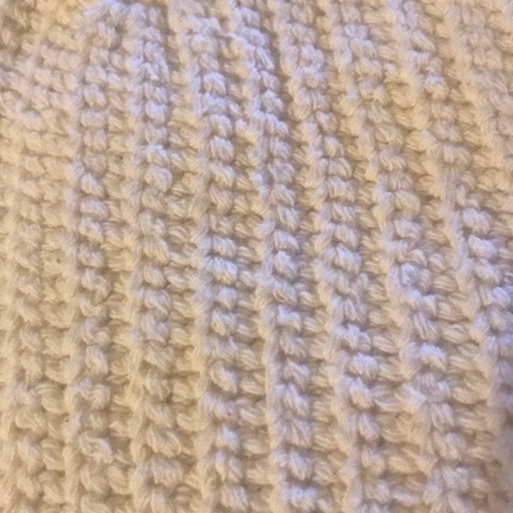 NWOT Knit Poinsettia Beanie - Picture 4 of 8